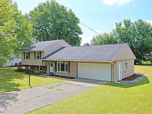 3rd image of 3864 Crestview Ave SE