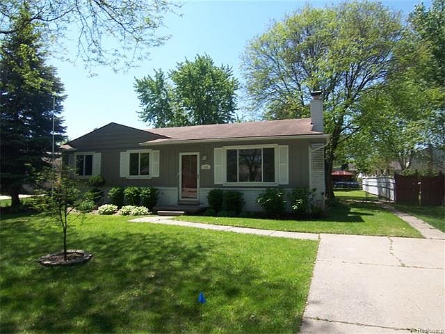 1st image of 374 Charterhouse Ct