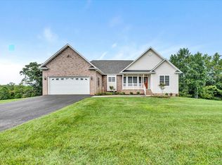 490 Freedom Ln, Wirtz, VA 24184