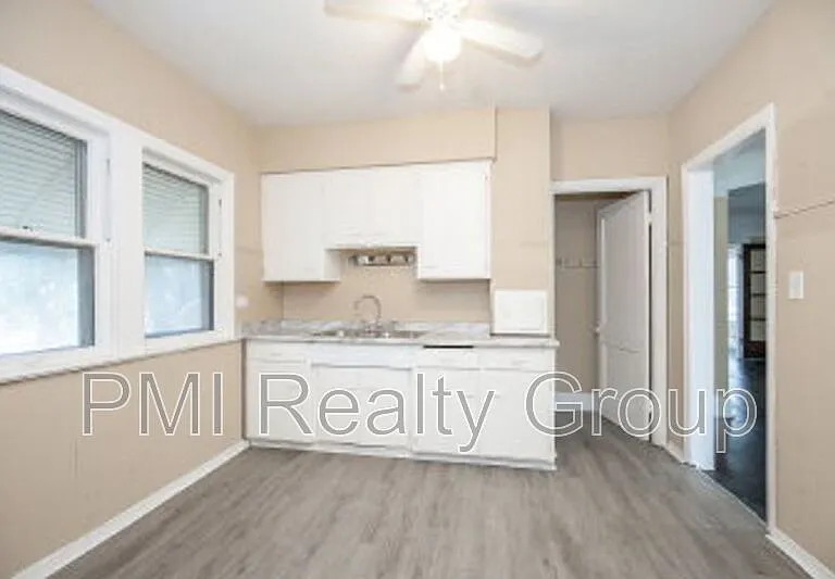 888 Evangeline Rd — Photo 11