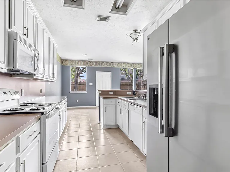9016 Elm Drake Ln — Photo 12