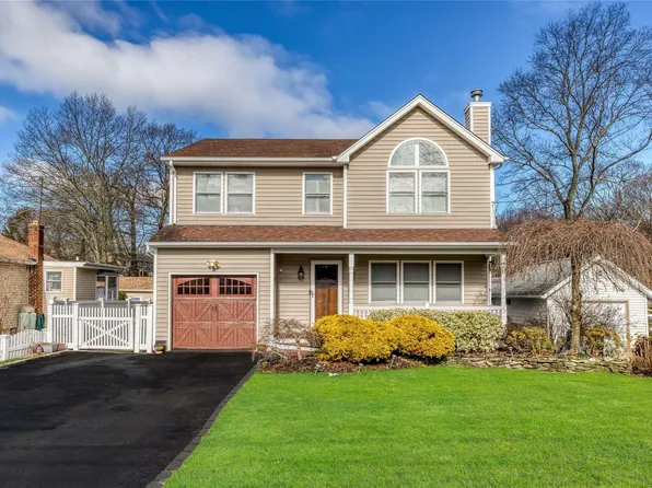 15 Birchwood Drive, Huntington Station, NY 11746