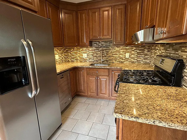 2618 W Mimi Cir — Photo 2