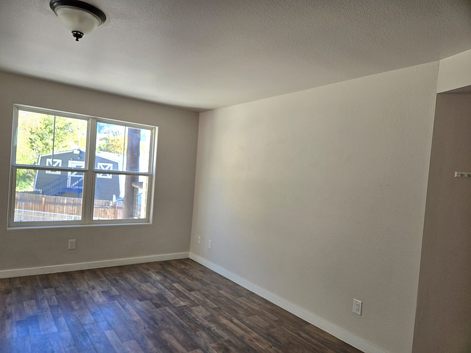2nd image of 5102 Sunset Ridge Ct