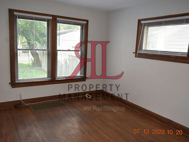 765 E Deshler Ave — Photo 6