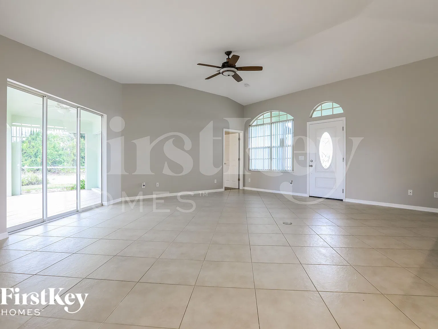 3 bed, 2.0 bath, 1605 sqft, $2,110 — Photo 3