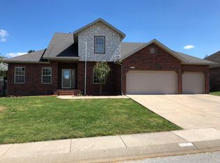 1004 N 19th Ave, Ozark, MO 65721