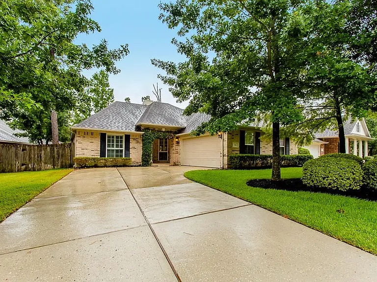 11 Fair Light Ct — Photo 35
