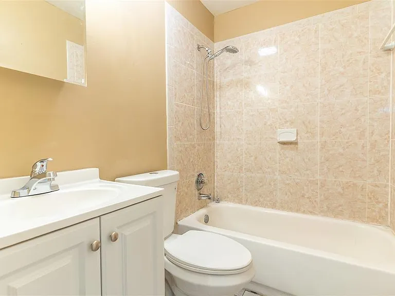 140 Avenue W NW #2 — Photo 9