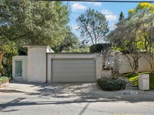 2530 Hutton Dr, Beverly Hills, CA 90210