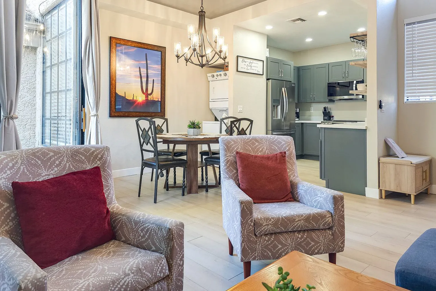 2 bed, 2.0 bath, 1044 sqft, $5,515 — Photo 3