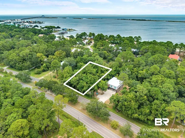 716 Bienville Blvd, Dauphin Island, AL 36528