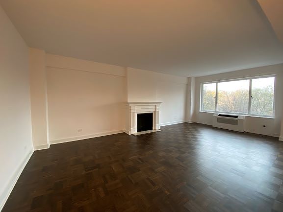 1st image of 40 Central Park S #5C