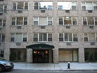 155 East 76th Street in Lenox Hill