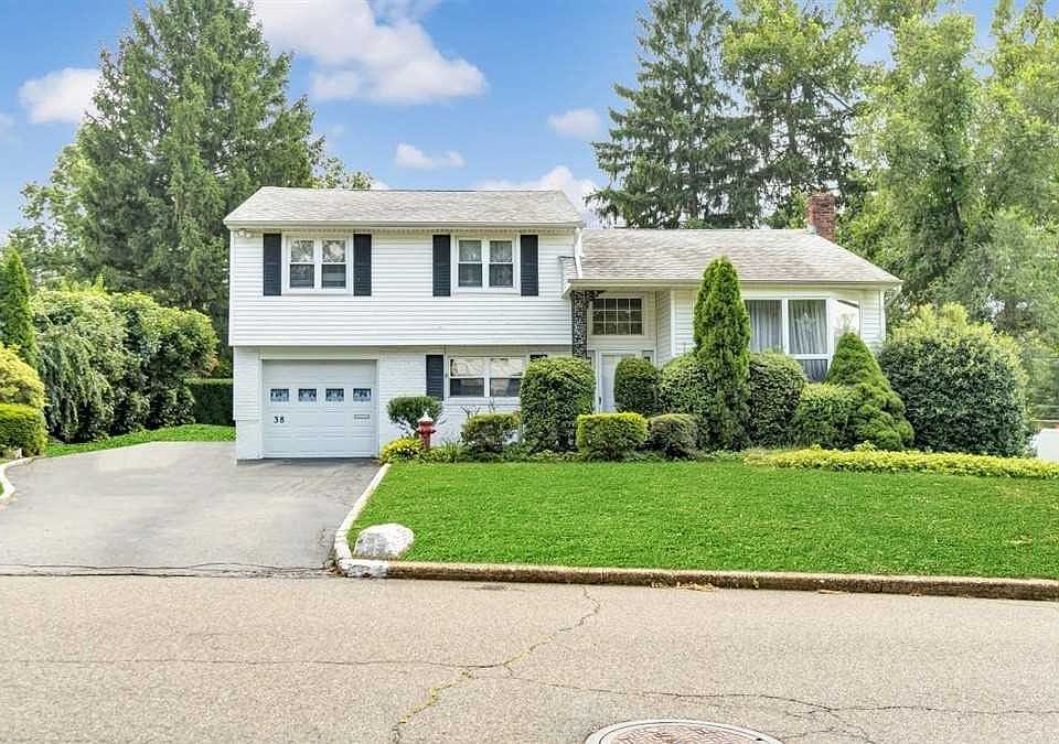1st image of 38 Henry Dr