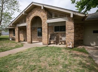 1200 Central Ave, Bowie, TX 76230