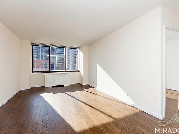 4th image of 245 E 44th St APT 15c
