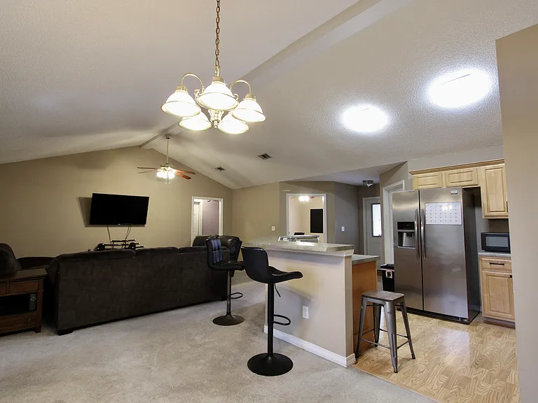 220 Tiffot Ct — Photo 4