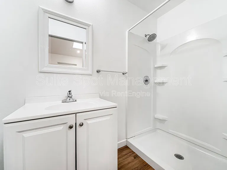 420 N Batavia St #422 — Photo 4