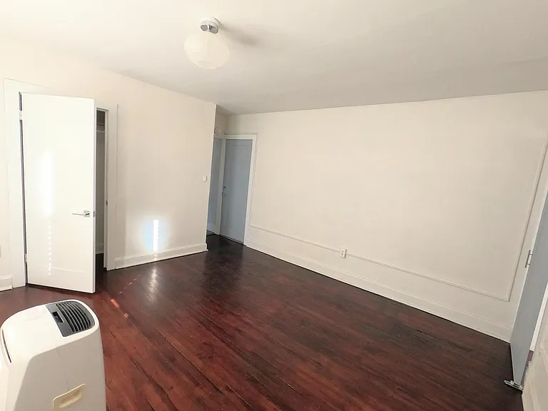 231 S Locust St #3 — Photo 9