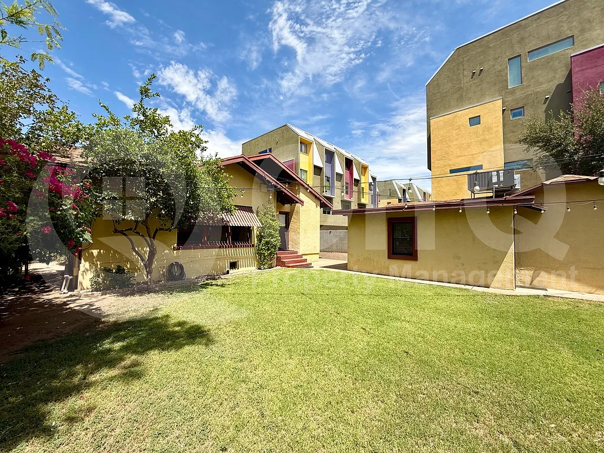 3 bed, 3.0 bath, 1703 sqft, $2,960 — Photo 3