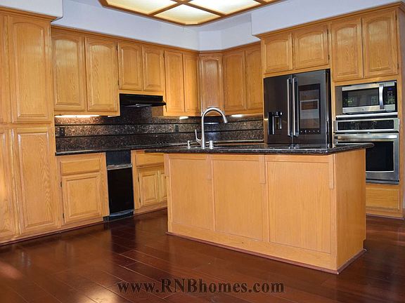 4th image of 303 Ironwood Cir