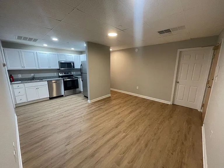 254 E Clayton Street — Photo 3