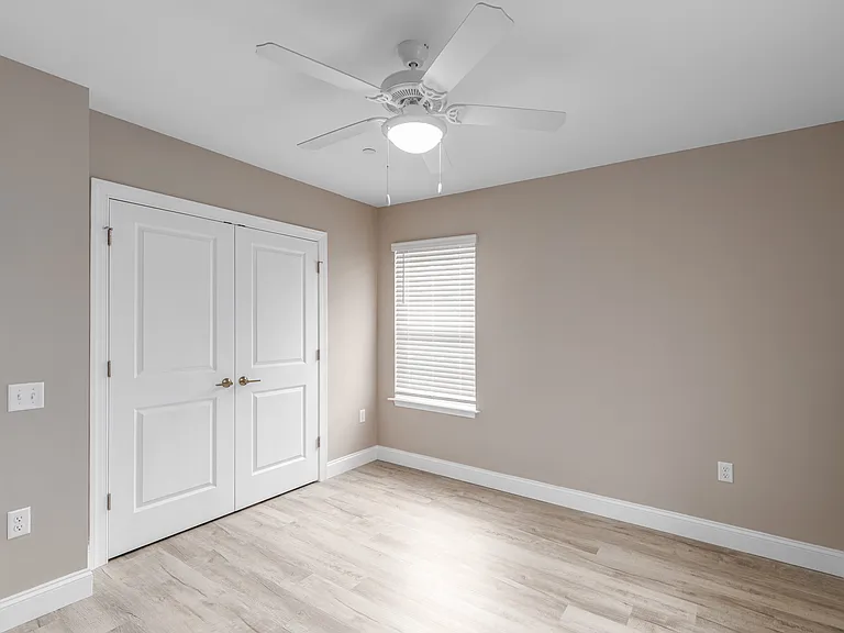 French Park Apartments — Photo 19