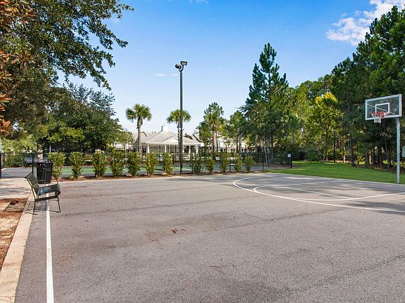 4th image of 36 Date Palm Ln