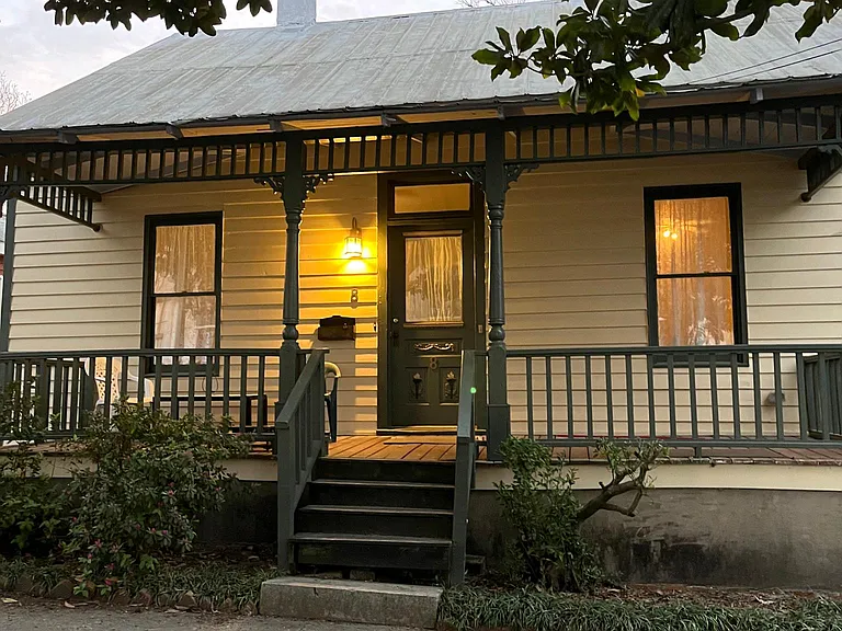 8 Castle St #HOUSE — Photo 1
