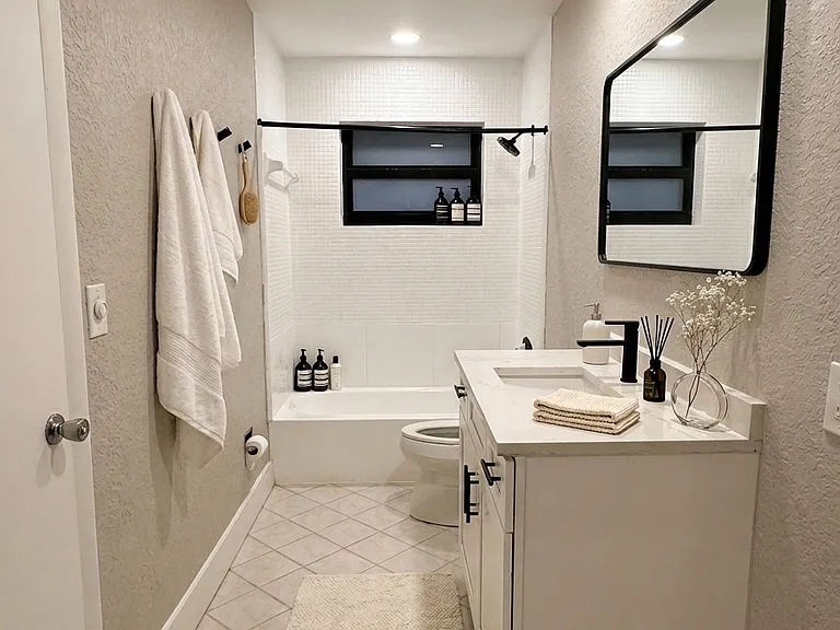 1728 NE 2nd Ave #2 — Photo 14