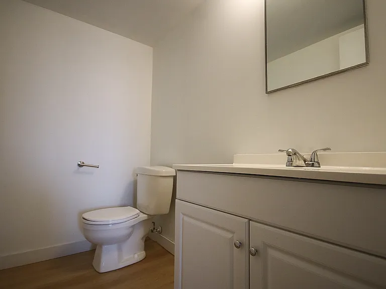 50 University Ave E #VIEWINGS — Photo 6