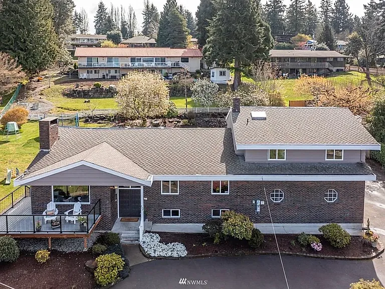 233 SW 189th Pl — Photo 36