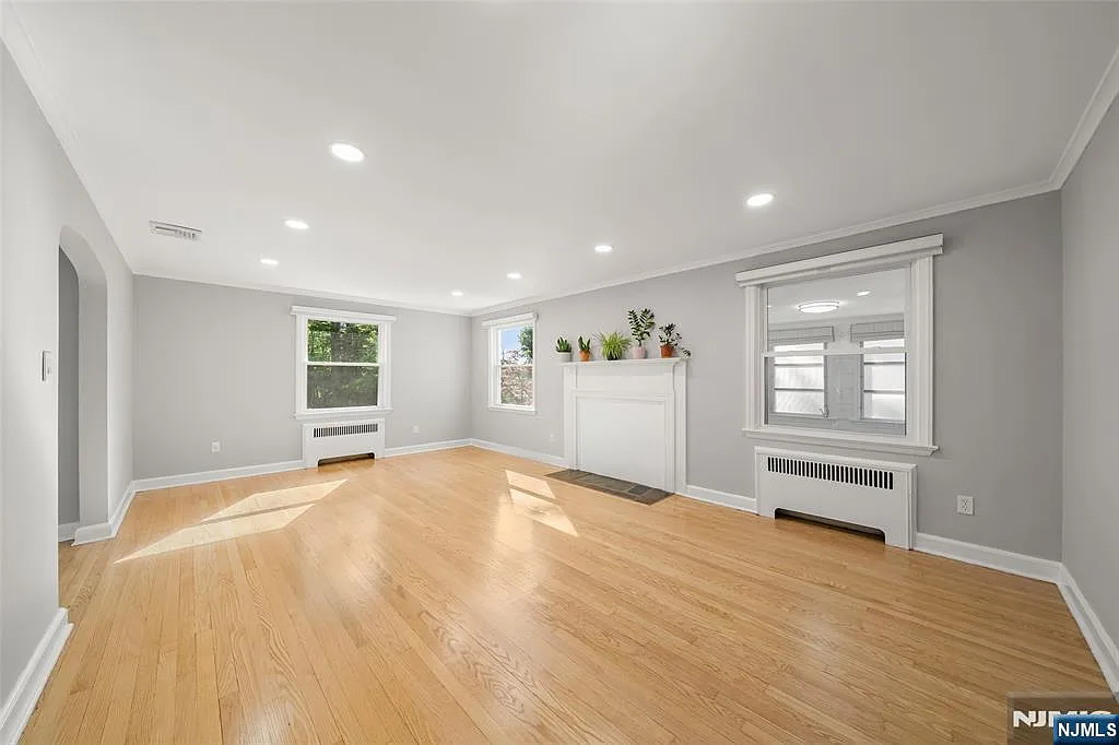 3 bed, 1.5 bath, $4,000 — Photo 4