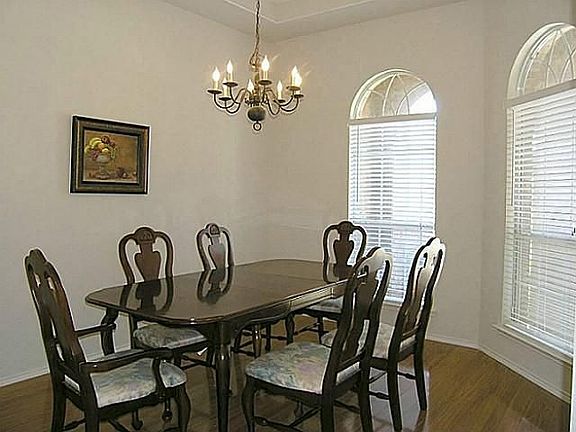 4th image of 2451 Kingsley Dr