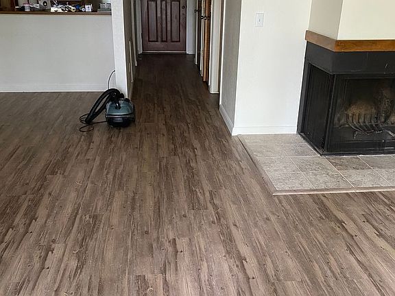 4th image of 15487 Kingsbury Cir
