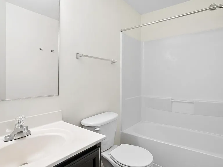 8852 Mansion View Ct — Photo 16