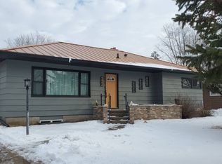 668 E Sarnia St, Winona, MN 55987