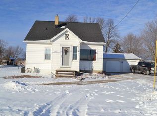 1607 Old School Pl, Greenleaf, WI 54126