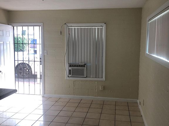 3rd image of 421 N San Jacinto St #1