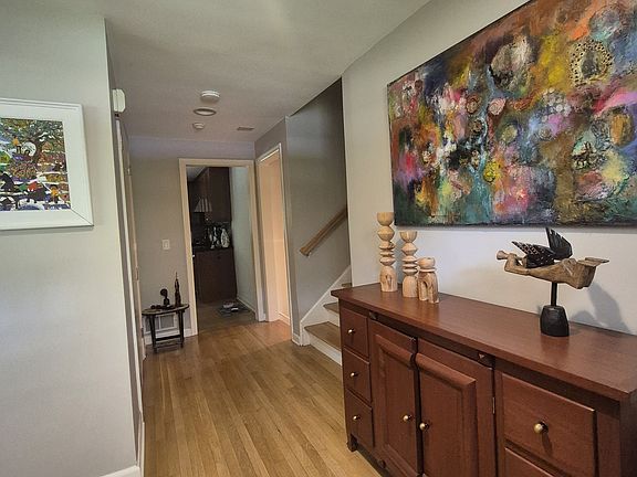 3rd image of 205 Long Hill Dr
