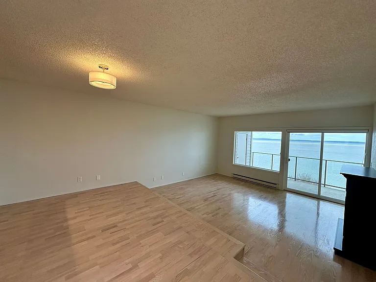 600 S State St #407 — Photo 3