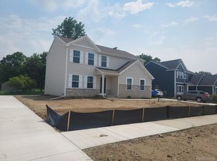 7129 Primrose Ln, Grand Blanc, MI 48439