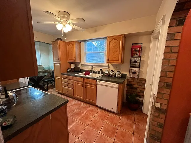4 Buena Vista Pl — Photo 17