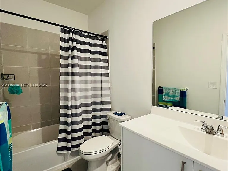 2562 SE 29th St — Photo 19