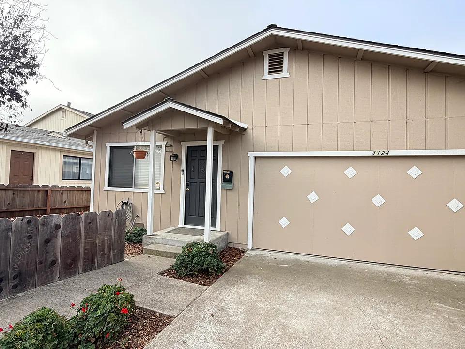 1124 Hamilton Ave