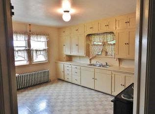 534 N 9th St, Manitowoc, WI 54220