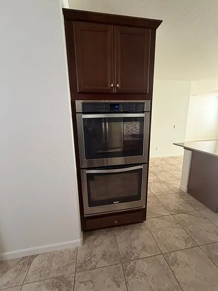 3 bed, 1925 sqft, $2,895 — Photo 4