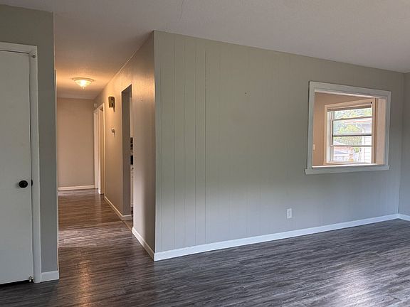 3rd image of 214 Morrison St