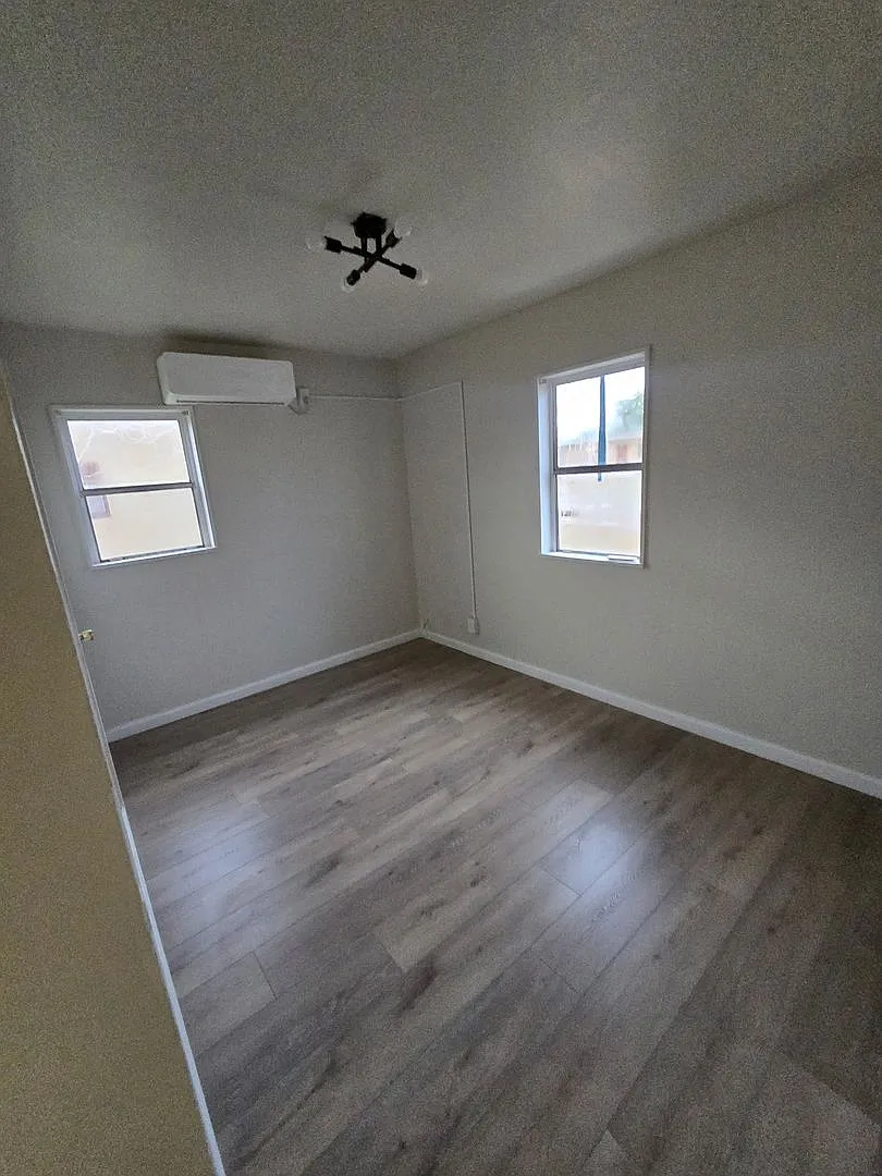 1506 W Yucca Ave — Photo 3